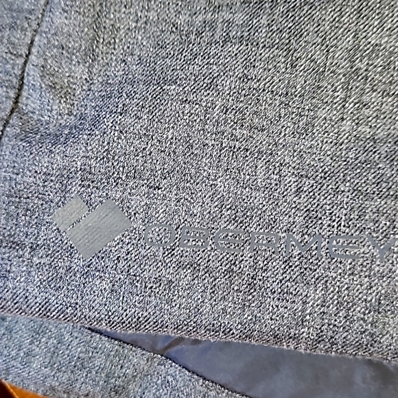 Obermeyer Teen XL (18) Winter Ski Jacket - Picture 12 of 15